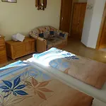 Edita Πανσιόν 3*